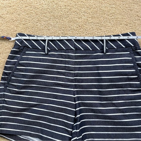 Lands’ End Women’s Navy Blue & White Striped Chino Shorts - Sz 2 - EUC - Stretch - Picture 7 of 8